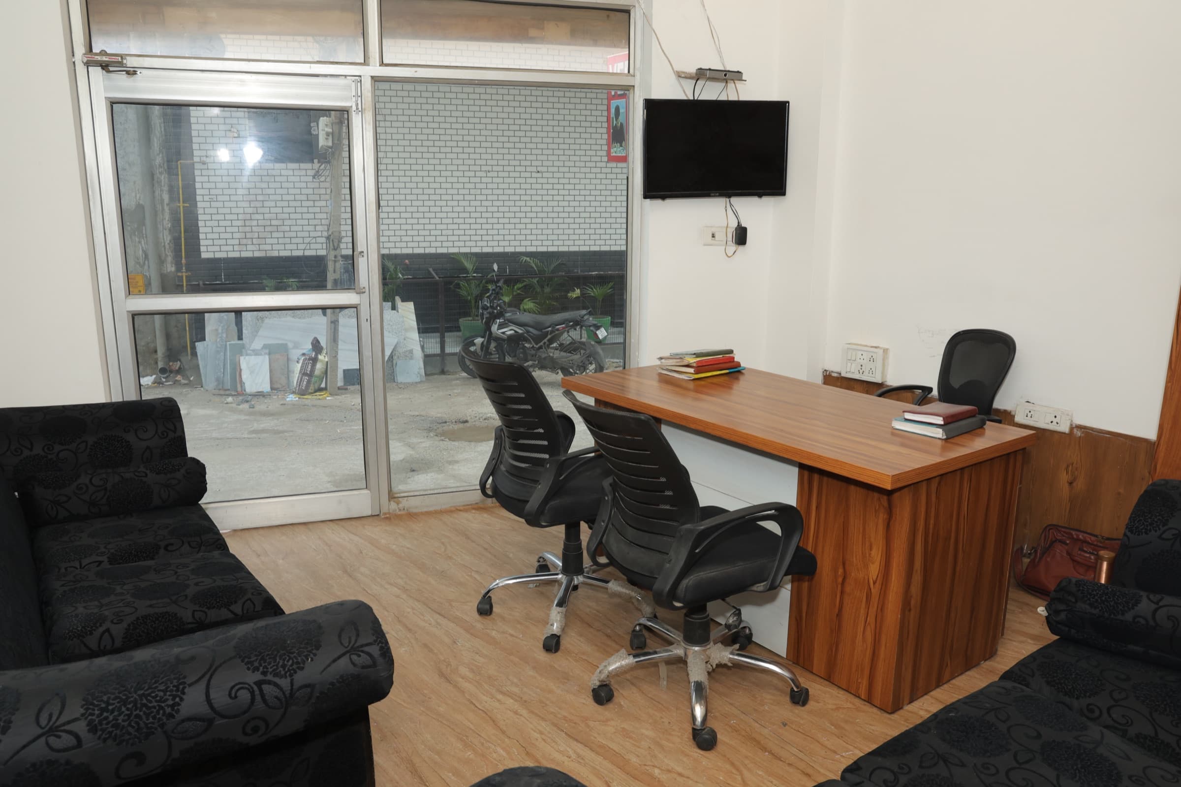 Reception and management office